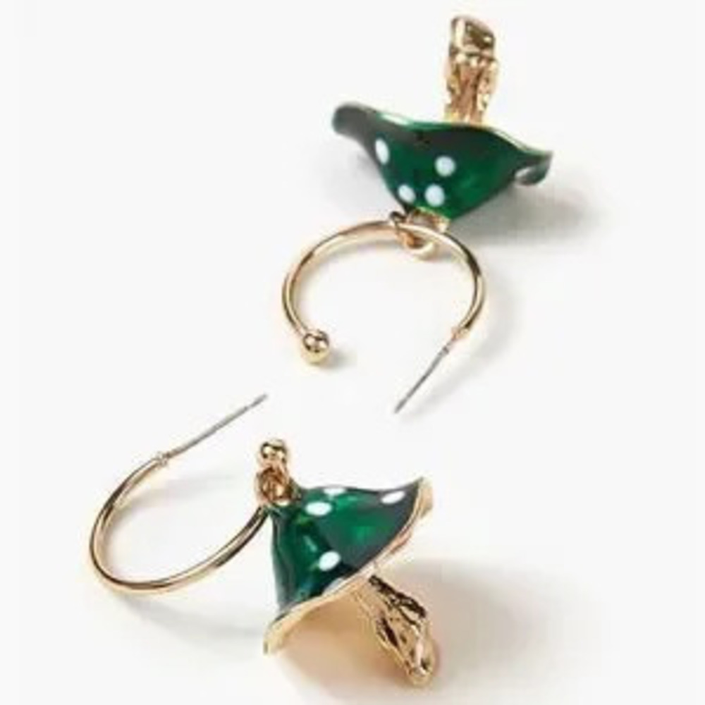 Green mushroom earrings??N270